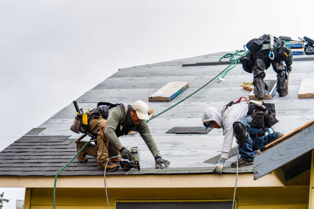 Professional Gutter Installation technician working in Heppner, OR